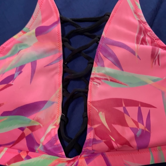 Pink halter bikini top - Picture 3 of 5